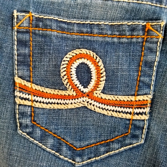 Seven 7 Denim Shorts. Size 8 - Picture 3 of 10
